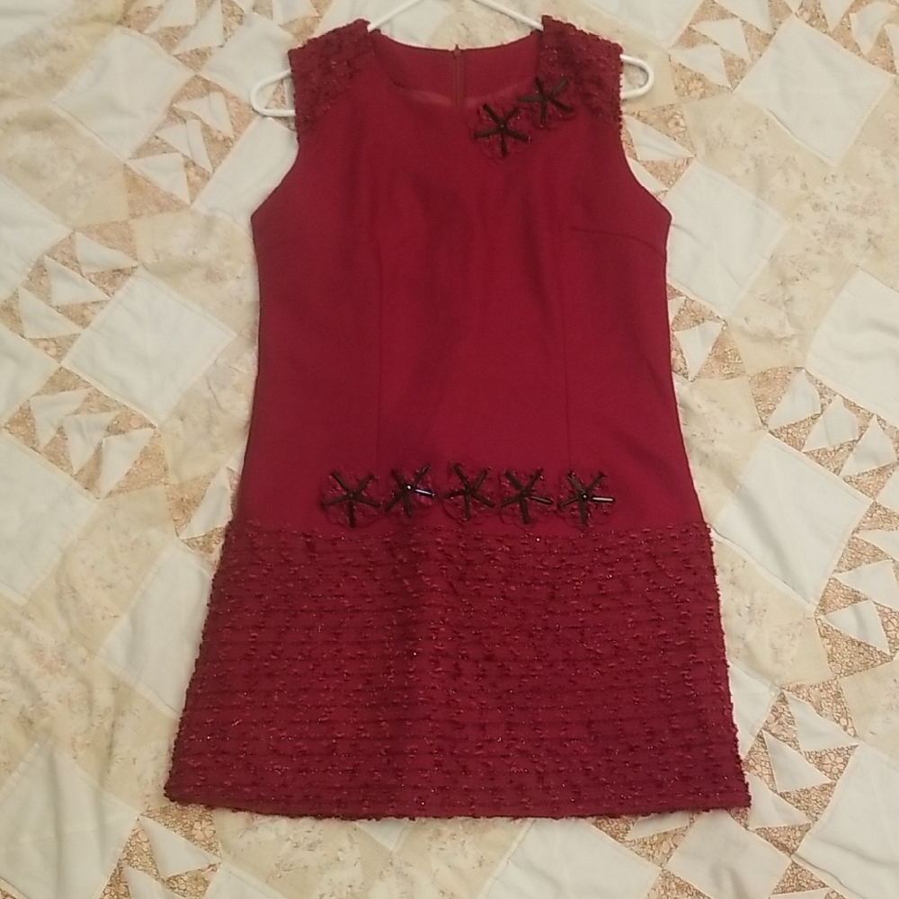 Elegant Burgundy Sleeveless Dress